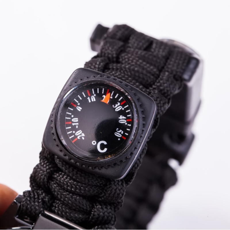 Multifunctional Outdoor Watch  - Fire Starting Kit 评论和价格